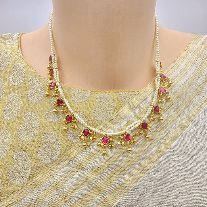 Simple Kundan necklace