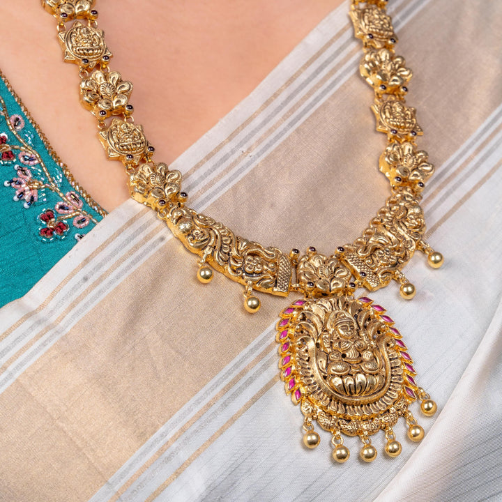 Silver nakshi necklace