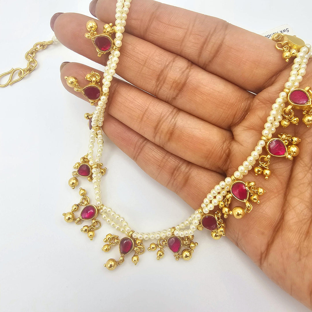 Simple Kundan necklace