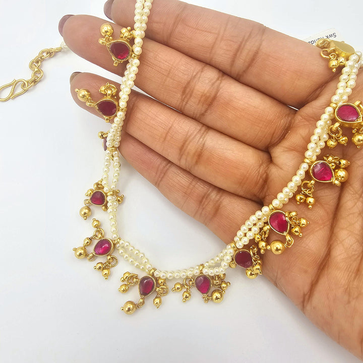Simple Kundan necklace