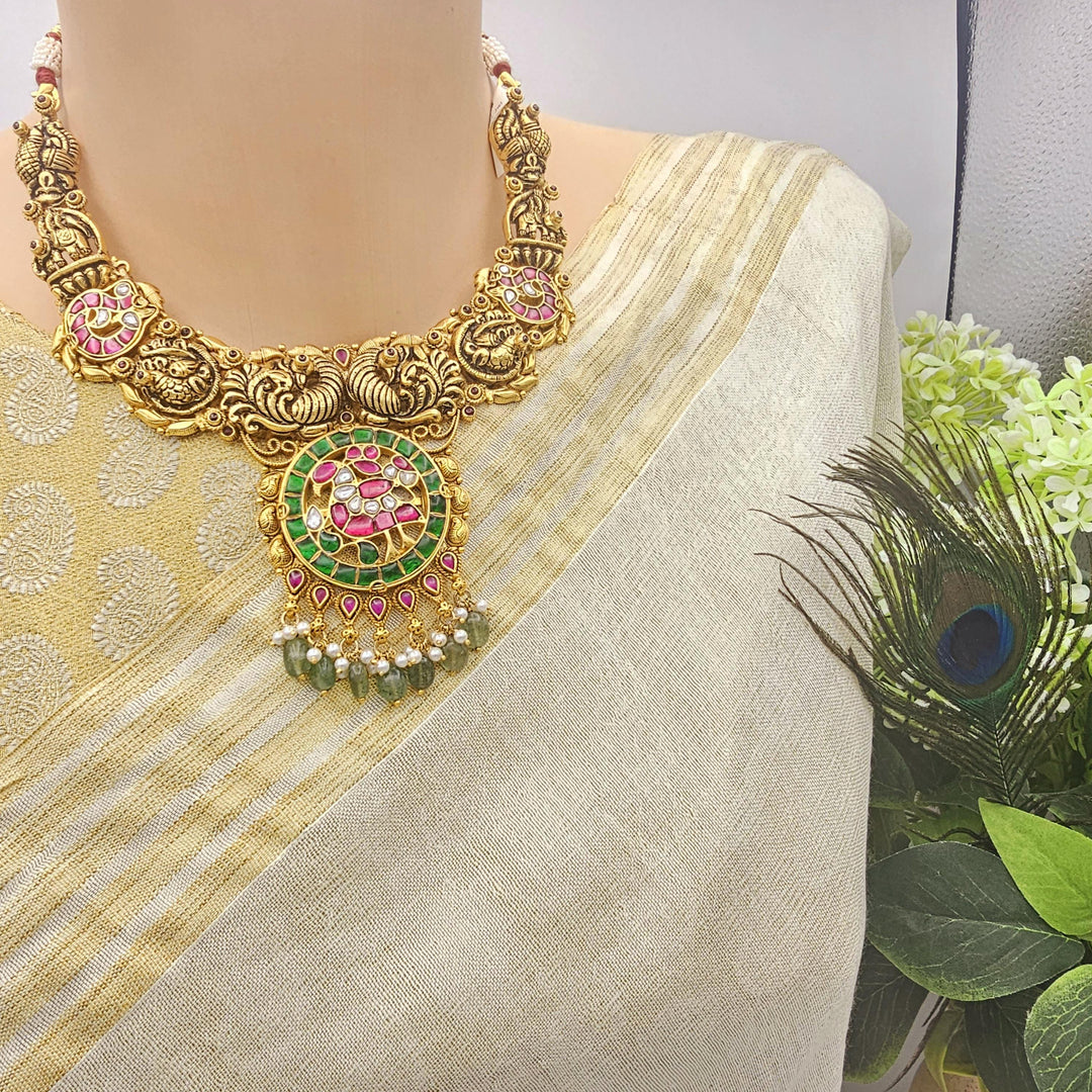 Short deep nakshi necklace