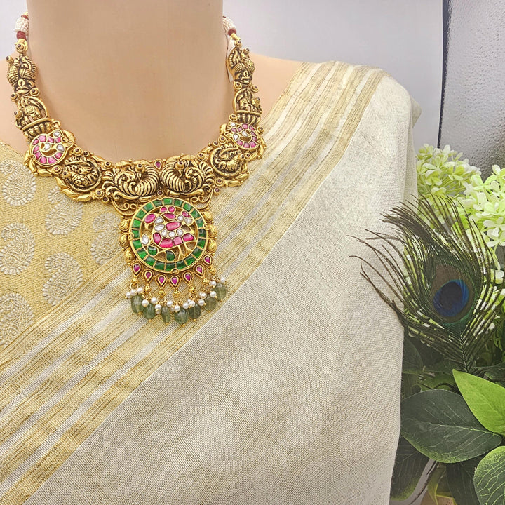 Short deep nakshi necklace