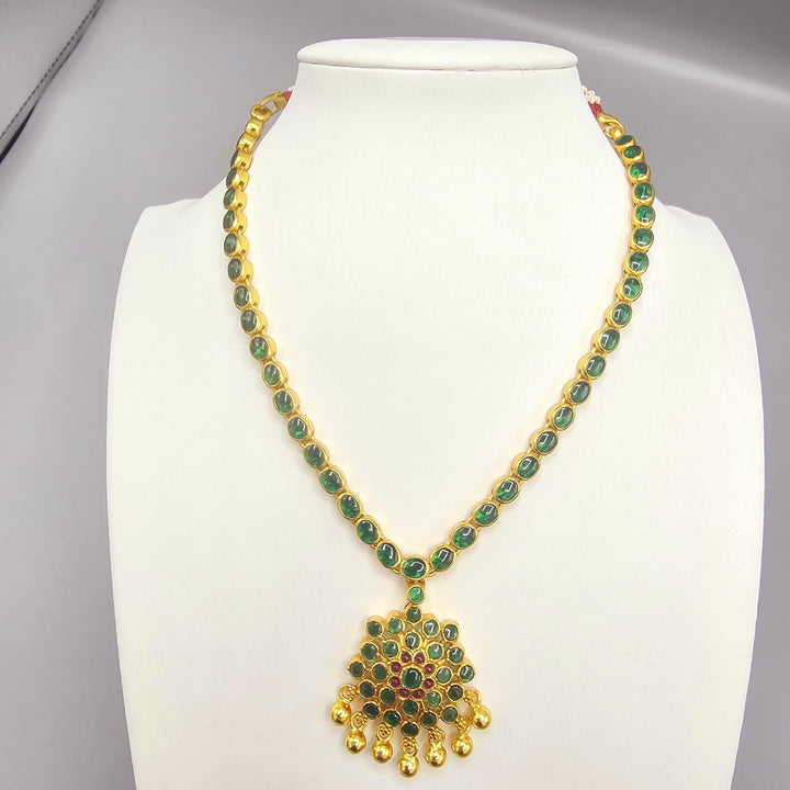 Green pots stone necklace
