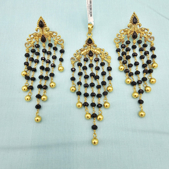 Black bEADS Pendant set