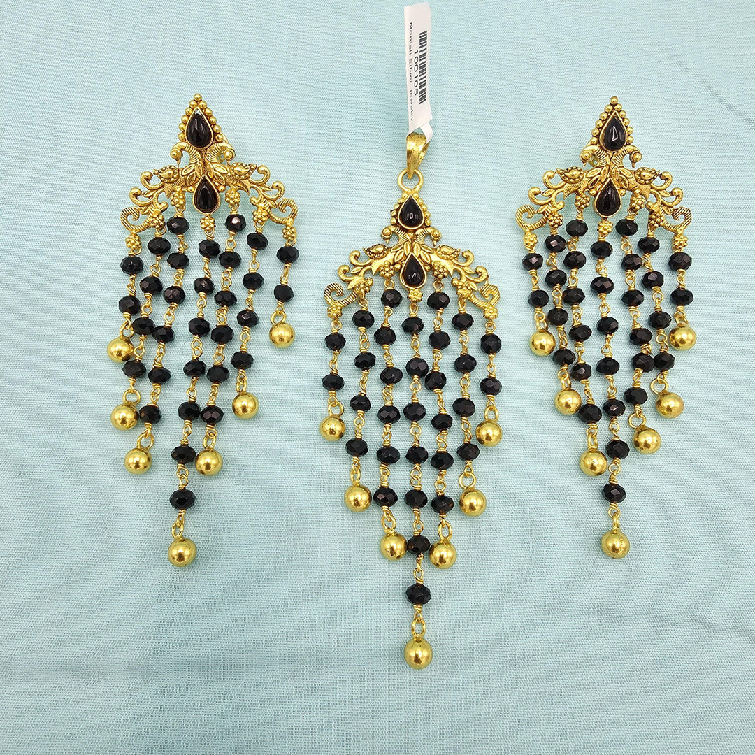 Black bEADS Pendant set