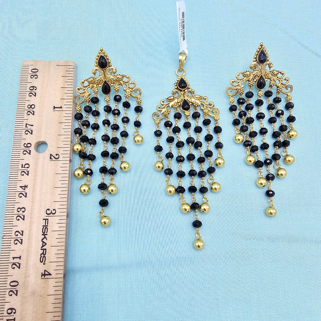 Black bEADS Pendant set