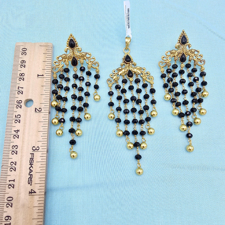 Black bEADS Pendant set