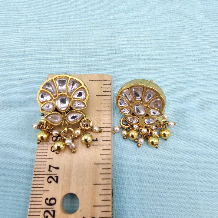 white Kundan pendant set
