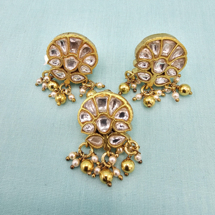 white Kundan pendant set