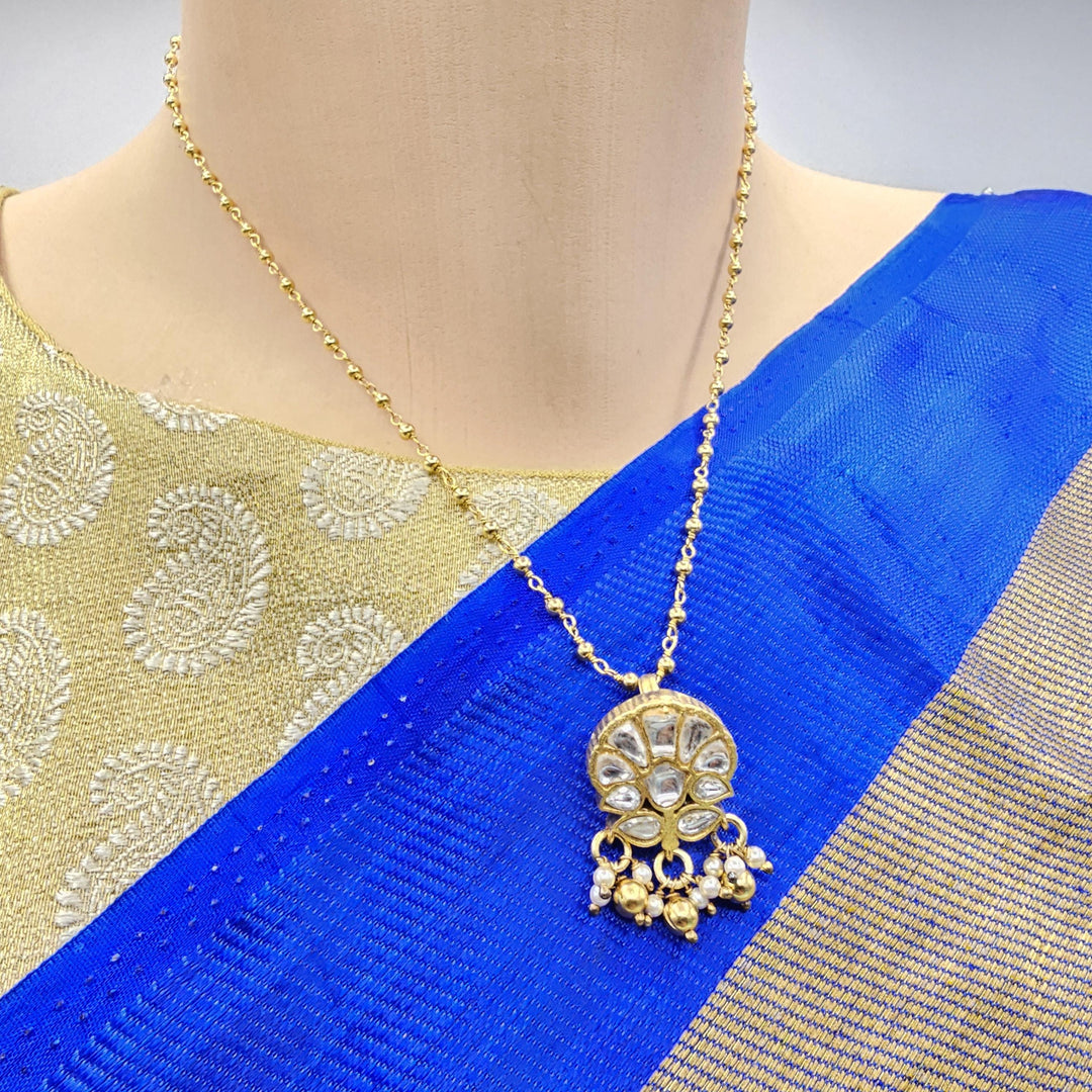 white Kundan pendant set
