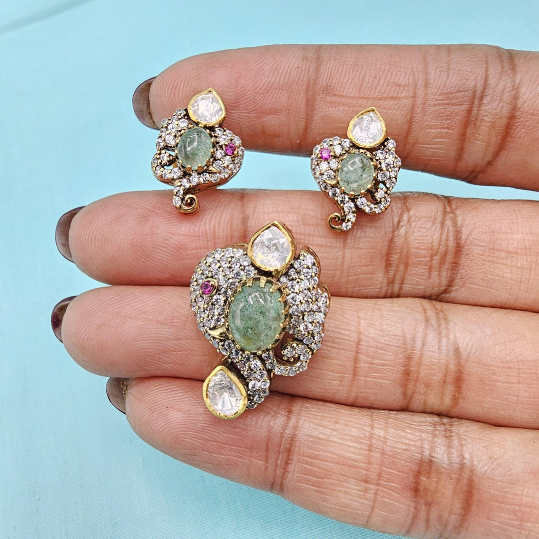 Mint green Moissanite set