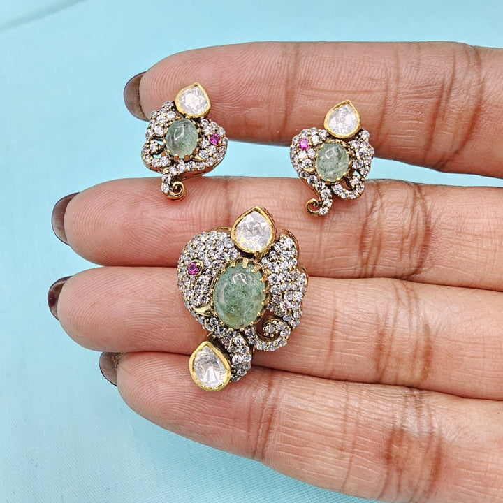 Mint green Moissanite set