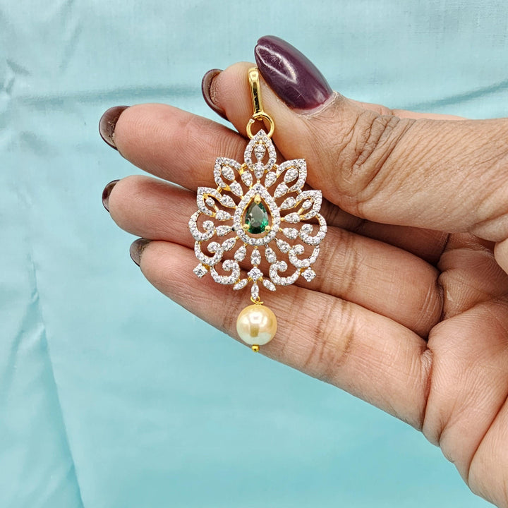 Minimalistic Diamond Tikka