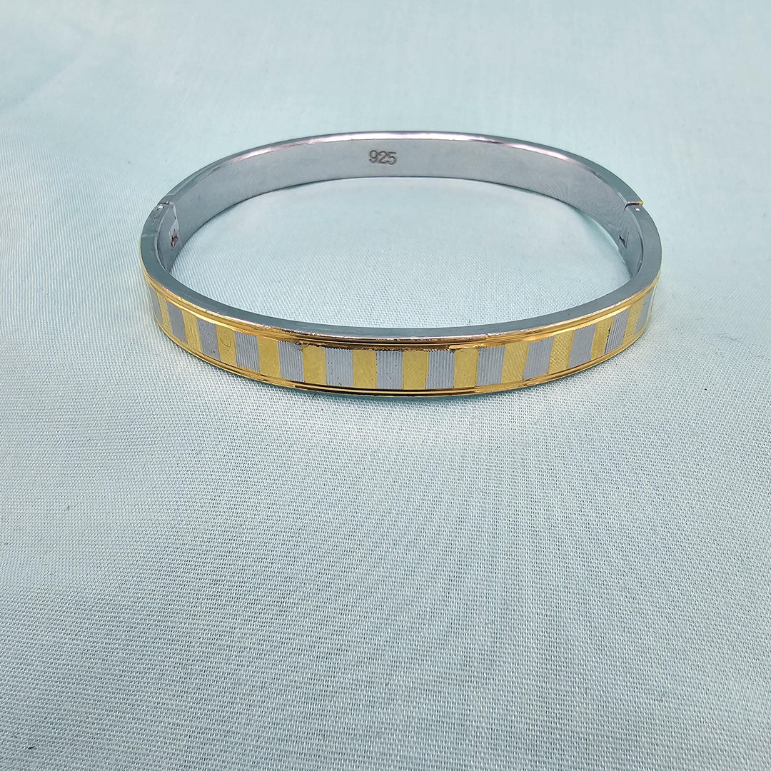 Mens square kada