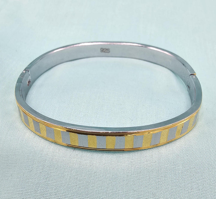Mens square kada
