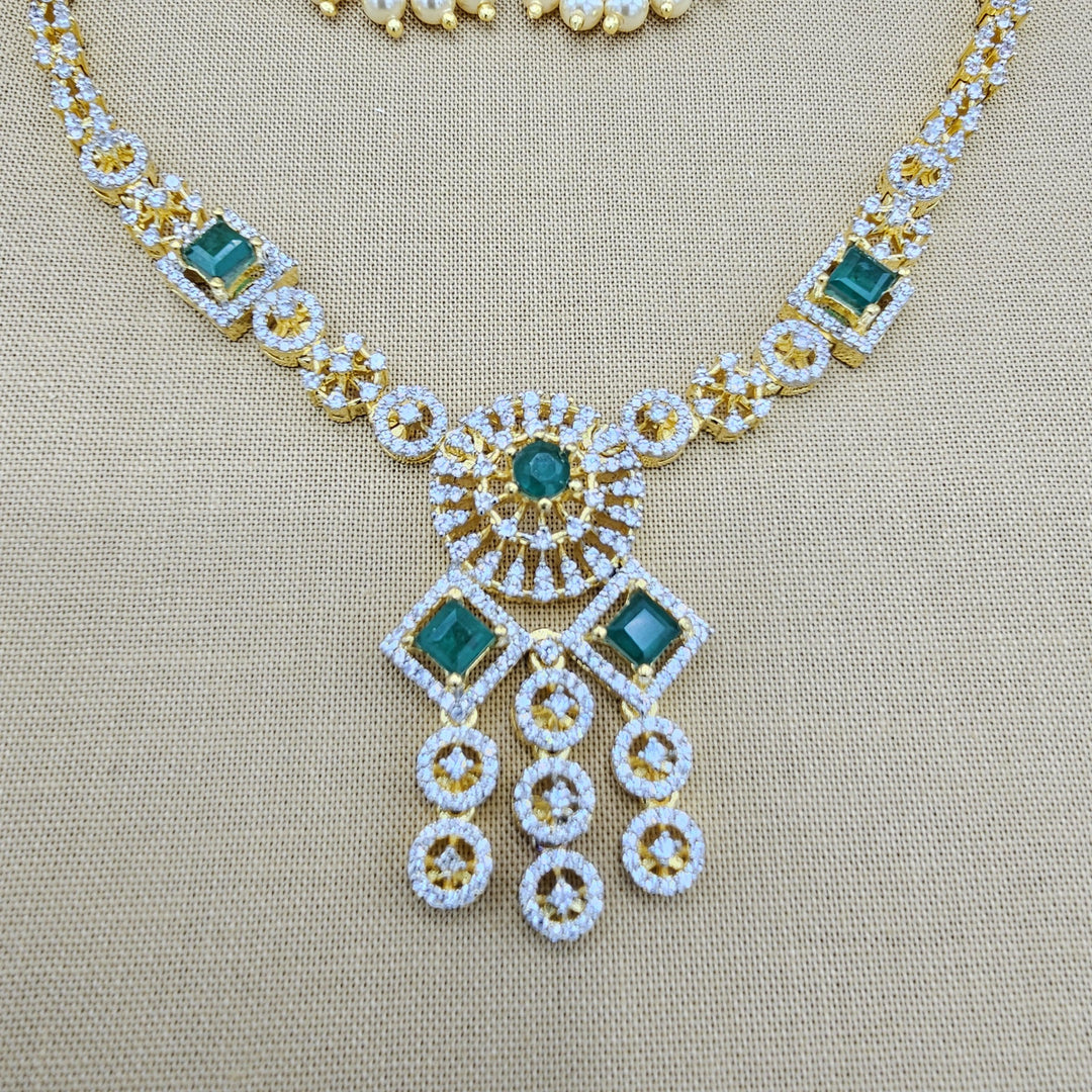 short Emerald necklace set