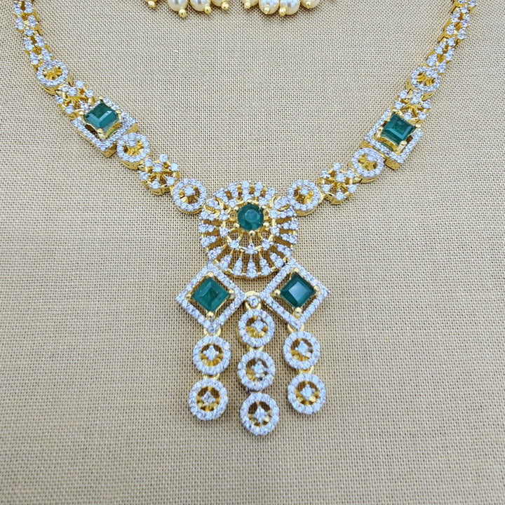 short Emerald necklace set