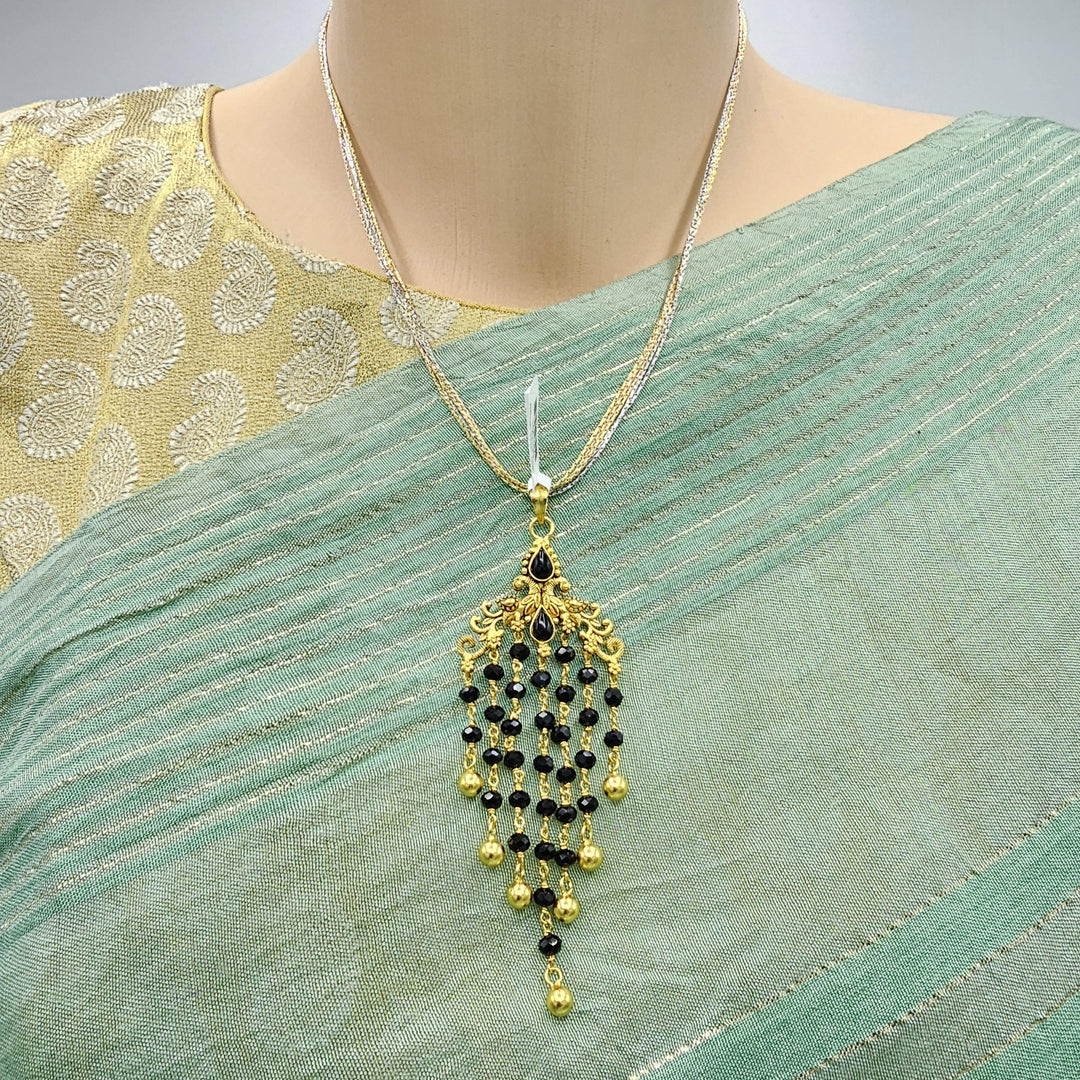 Black bEADS Pendant set