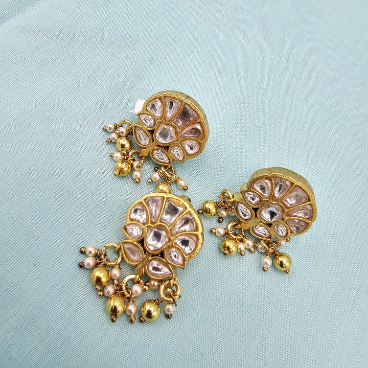 white Kundan pendant set