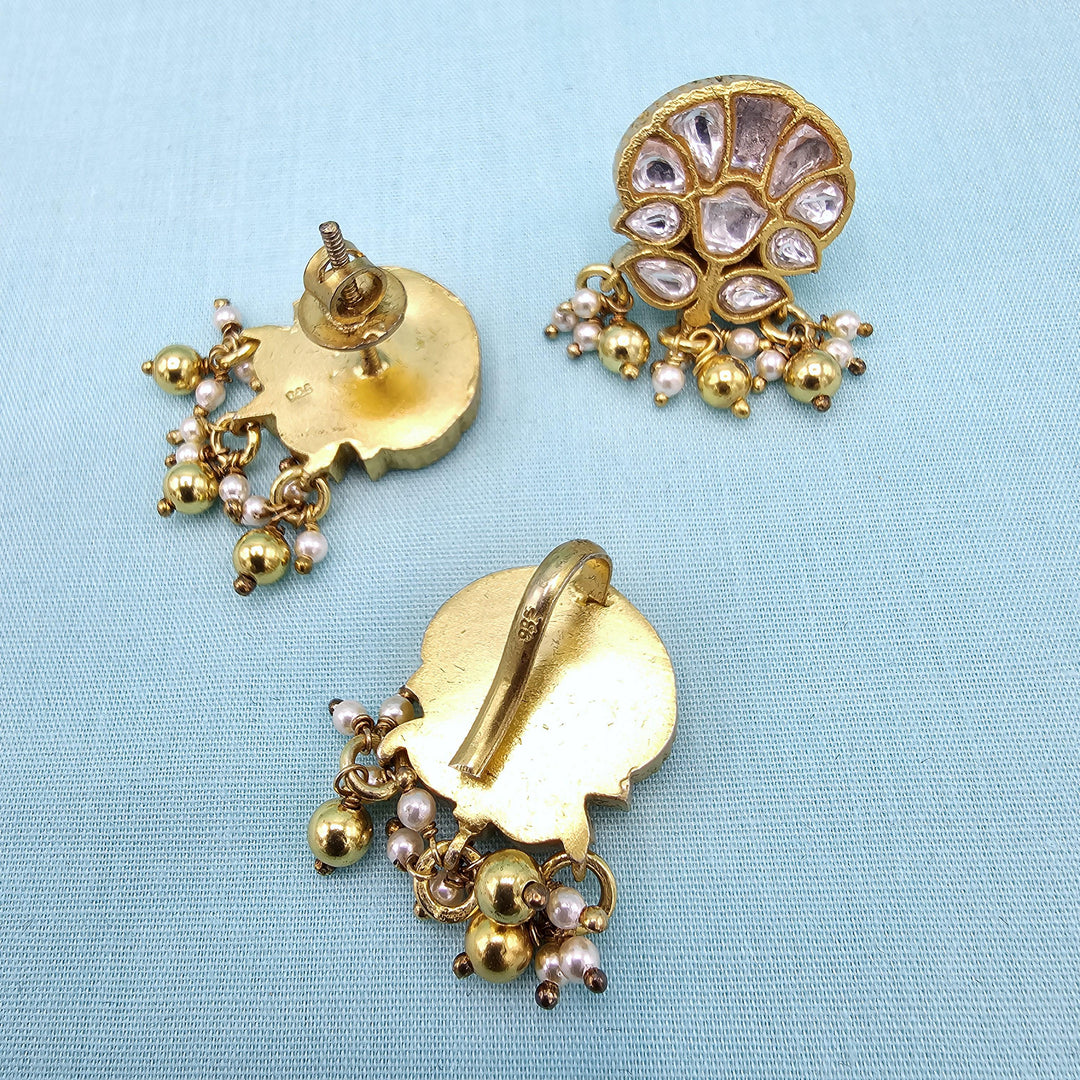 white Kundan pendant set