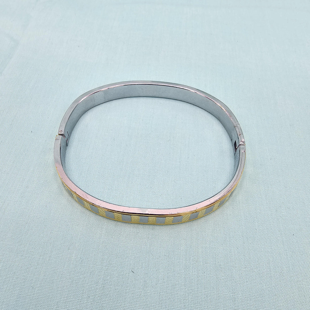 Mens square kada