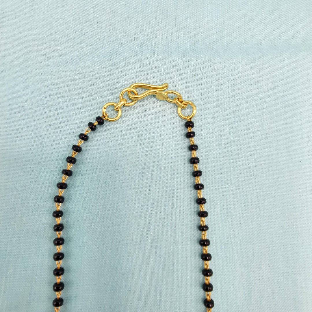16" Silver black beads