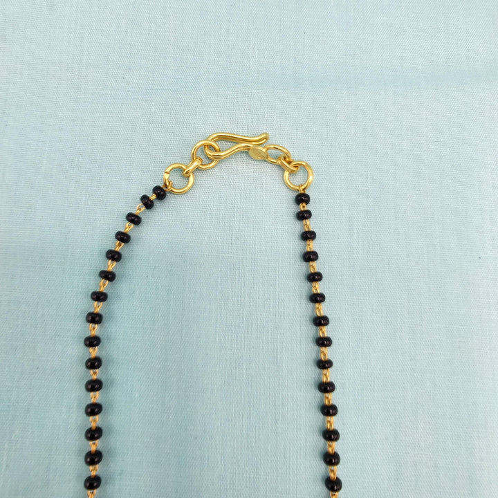 16" Silver black beads