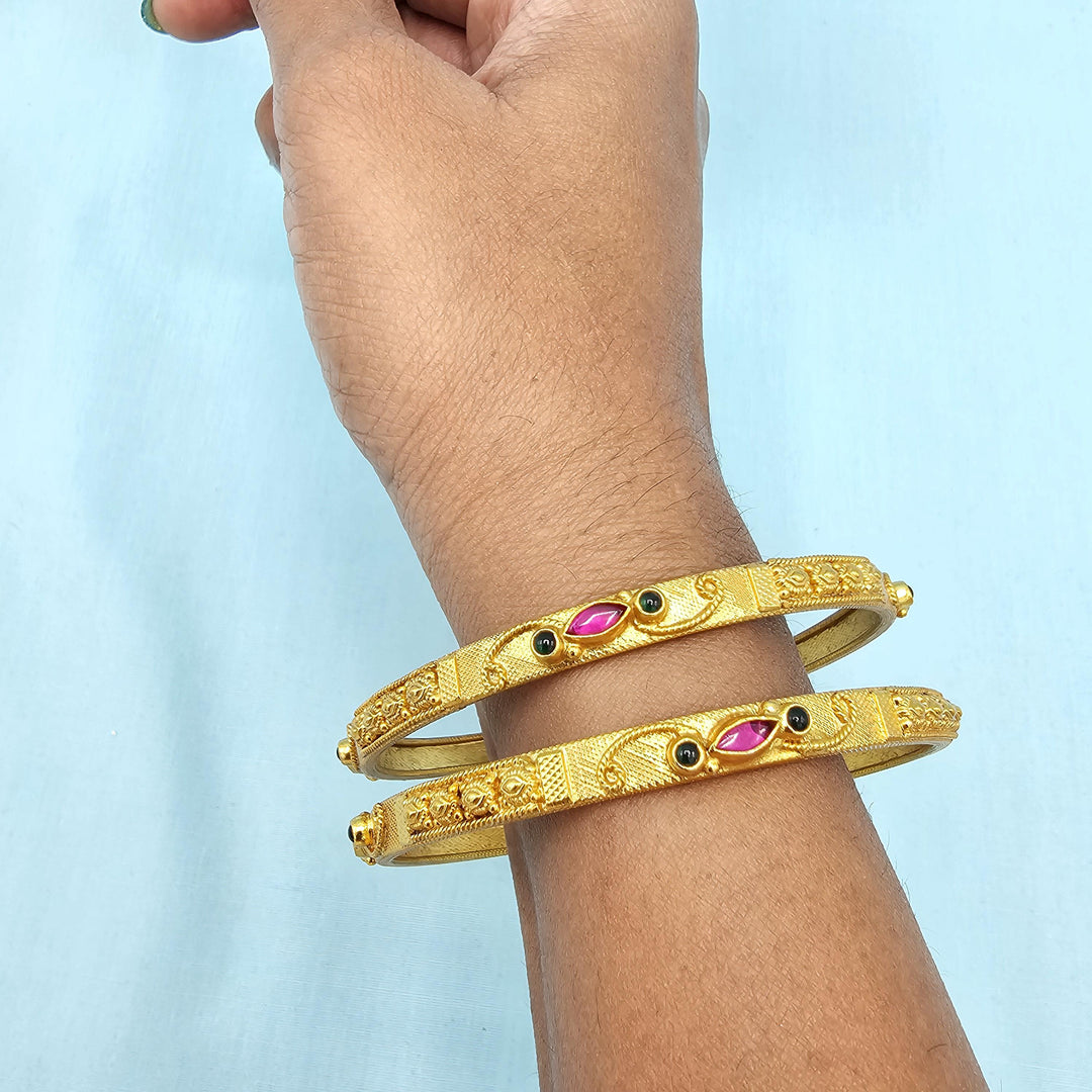2.8 Silver bangles