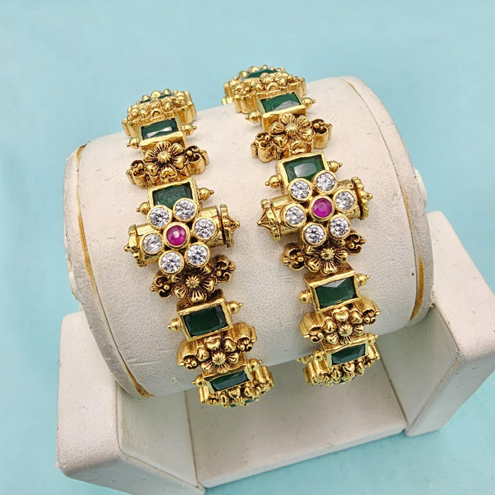 2.4 Sz Emerald nakshi bangles