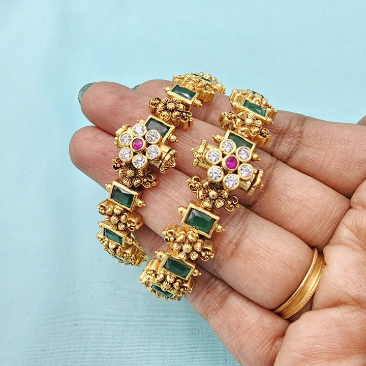 2.4 Sz Emerald nakshi bangles