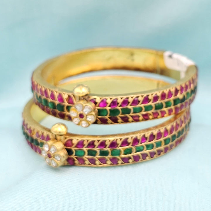 2.8 size Kundan bangles
