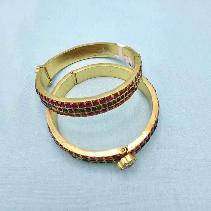 2.8 size Kundan bangles