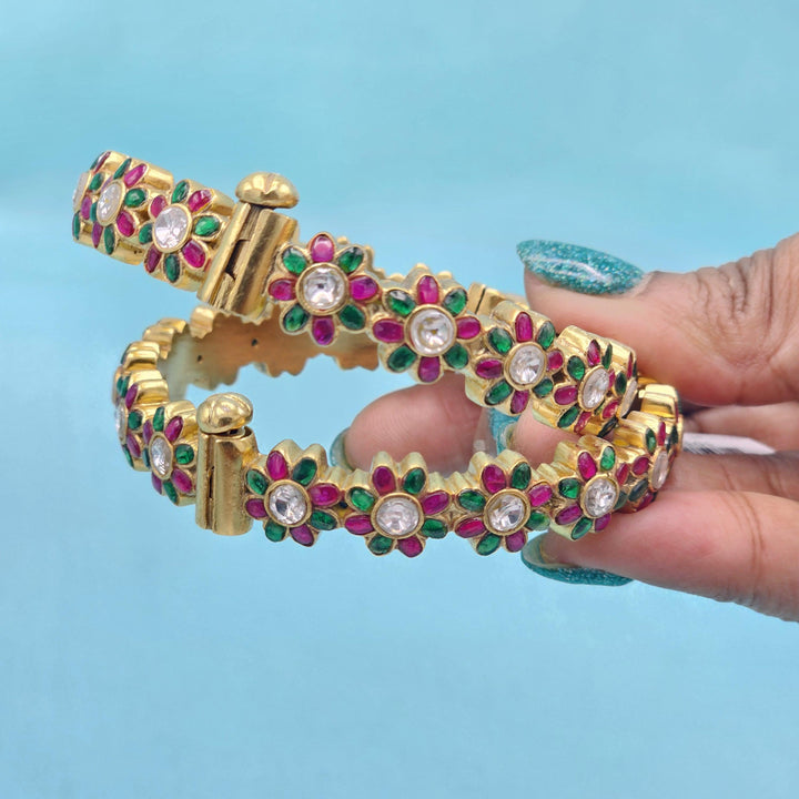 2.6 size Kundan bangles