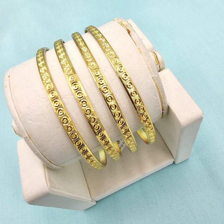 2.6 sz Set of 4 bangles