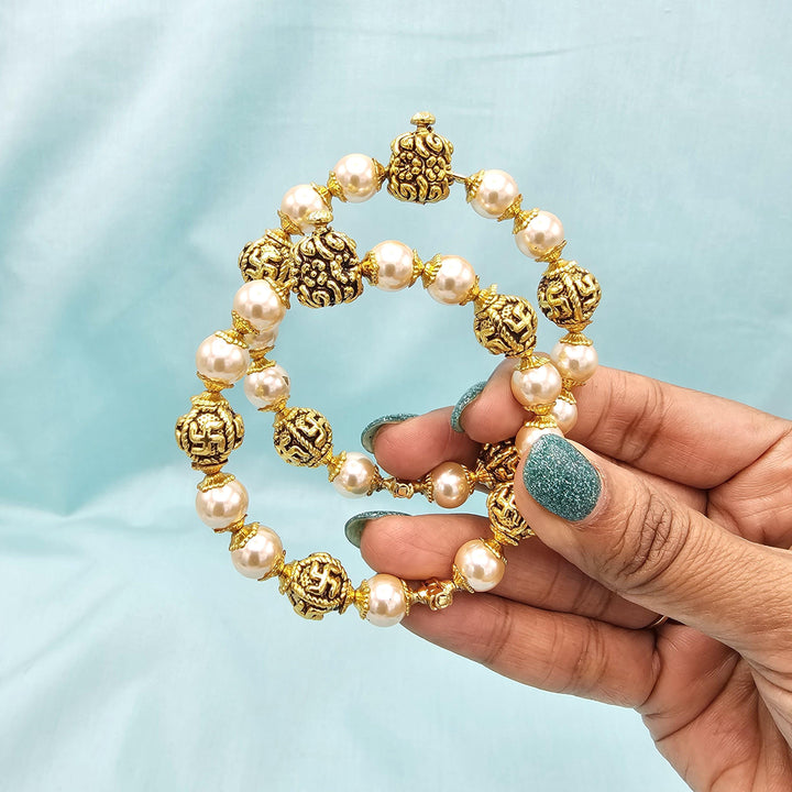 2.4 92.5 Silver Pearl bangles,