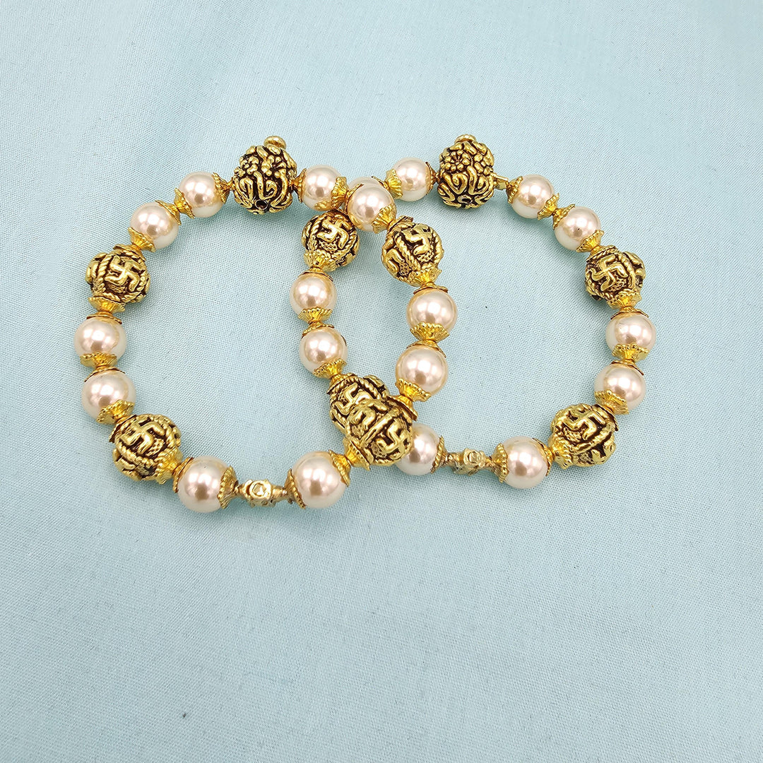 2.4 92.5 Silver Pearl bangles,