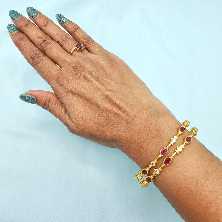 2.8 silver Pink stone bangles