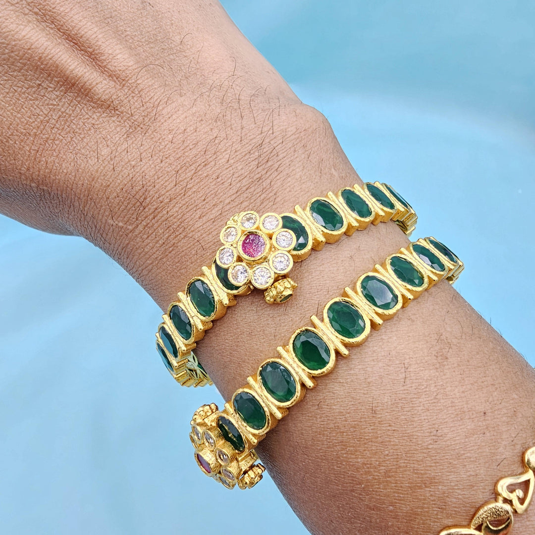 Silver Emerald Screw bangles