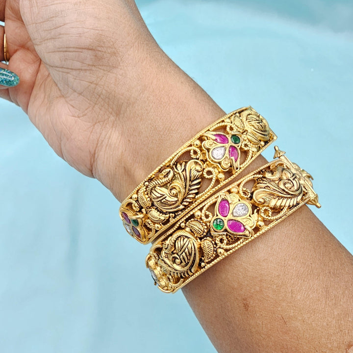 2.6 Silver Kundan nakshi