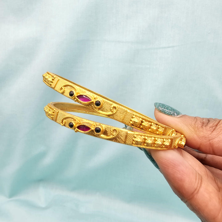 2.8 Silver bangles