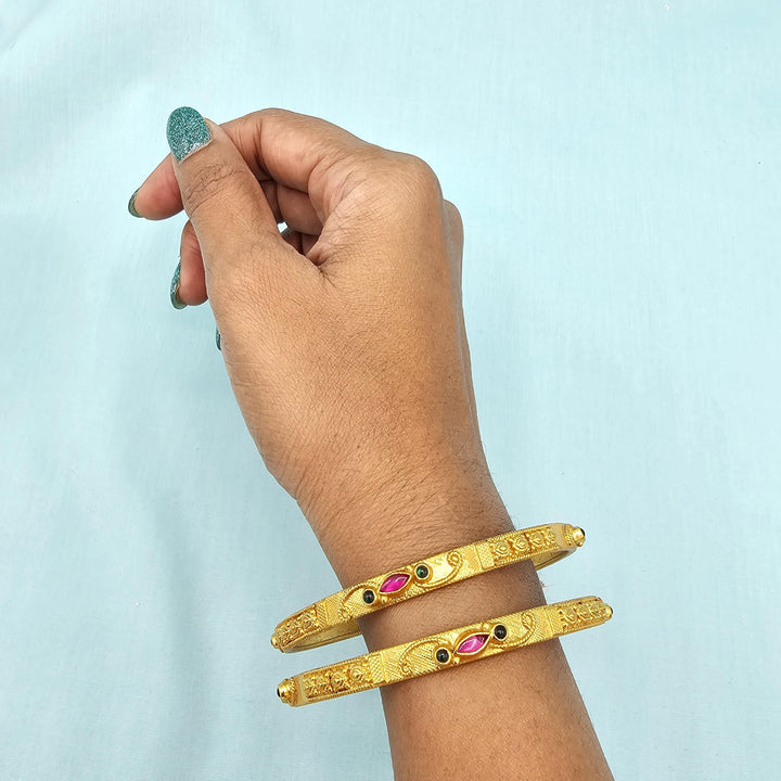 2.8 Silver bangles