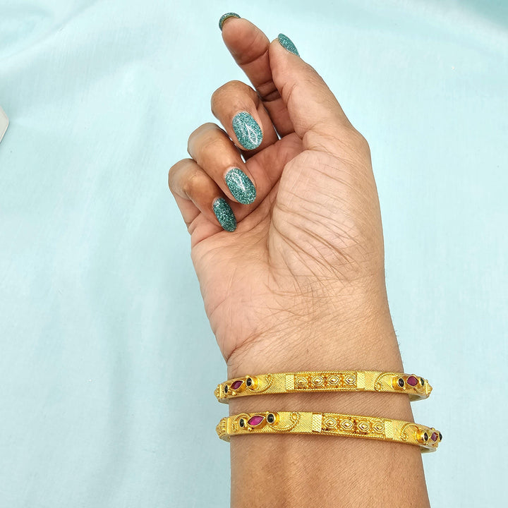 2.8 Silver bangles