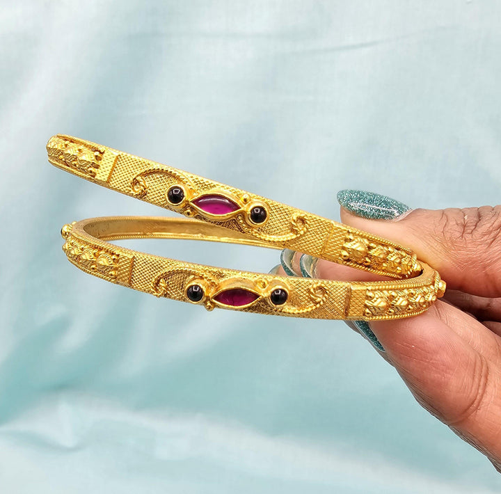 2.8 Silver bangles