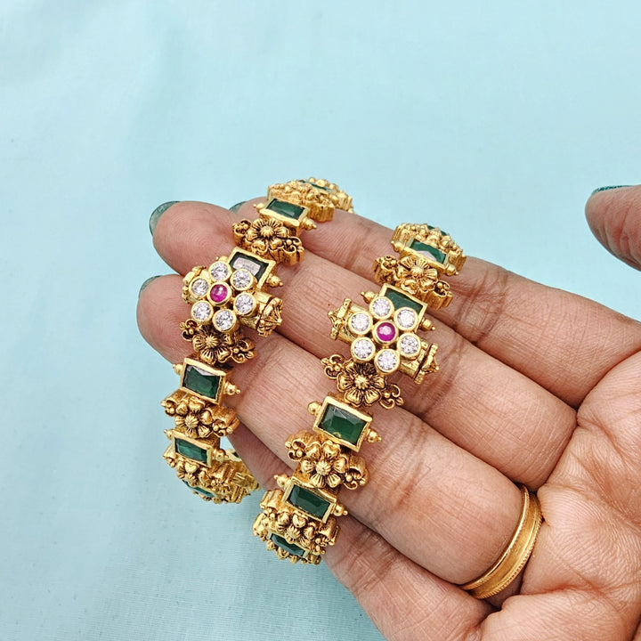 2.4 Sz Emerald nakshi bangles