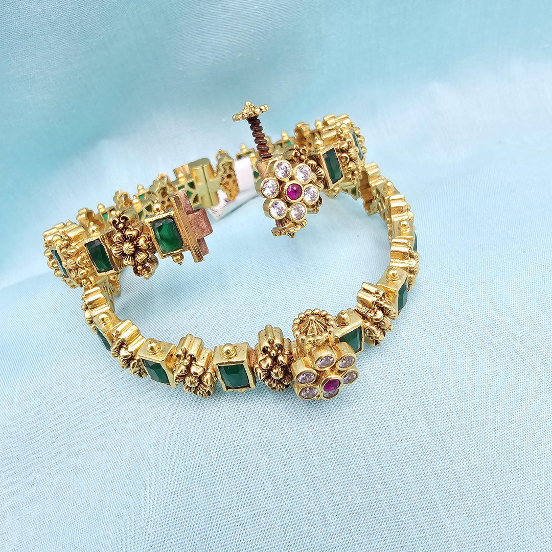 2.4 Sz Emerald nakshi bangles