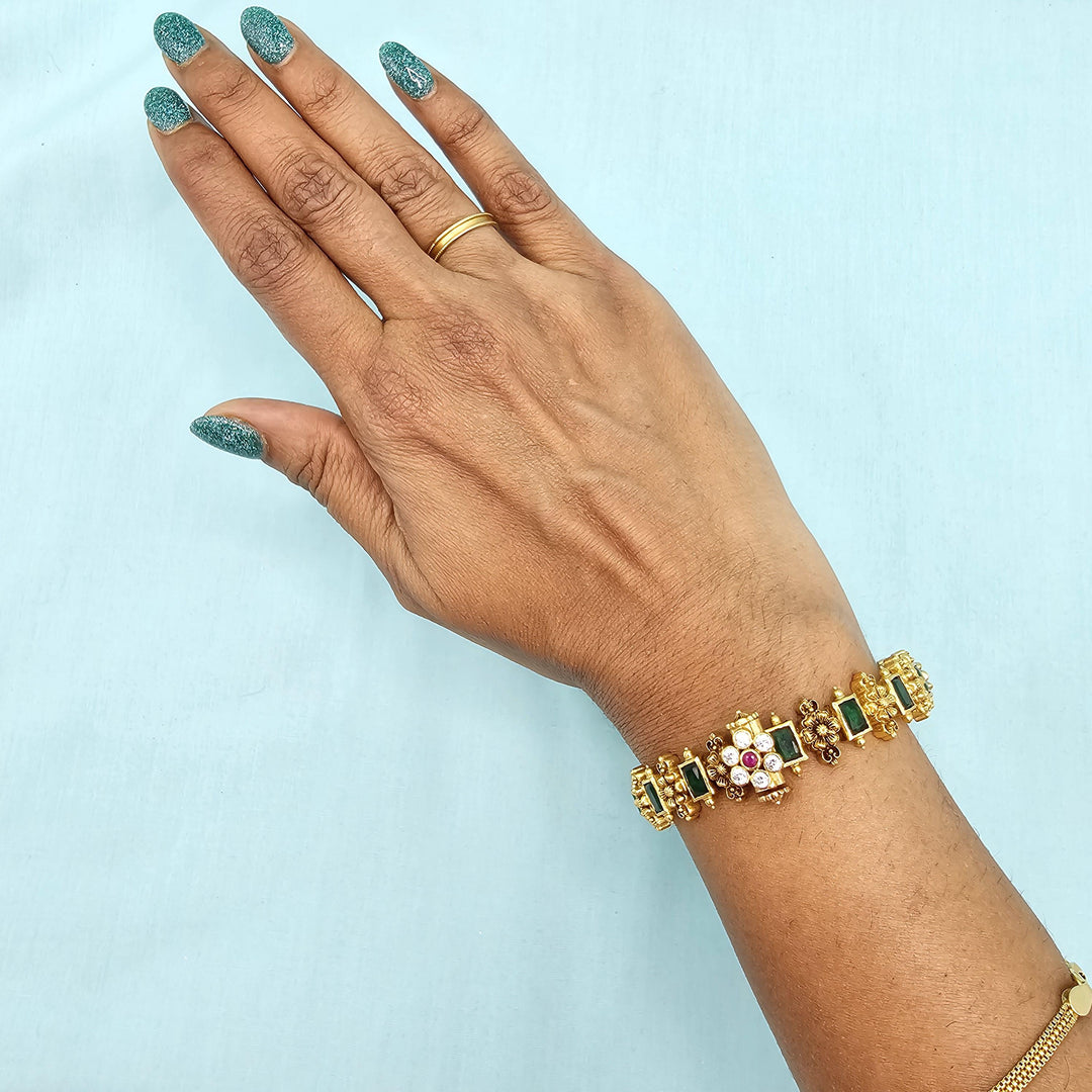 2.4 Sz Emerald nakshi bangles