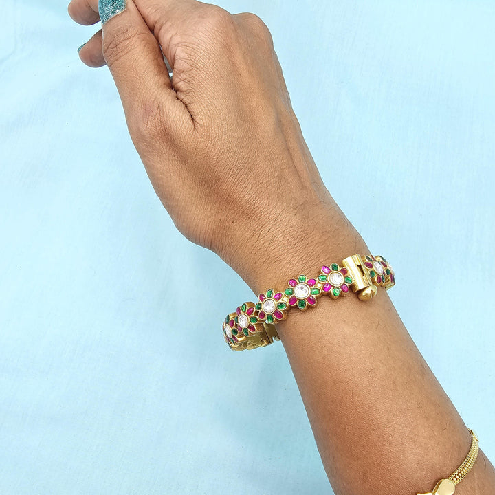 2.6 size Kundan bangles