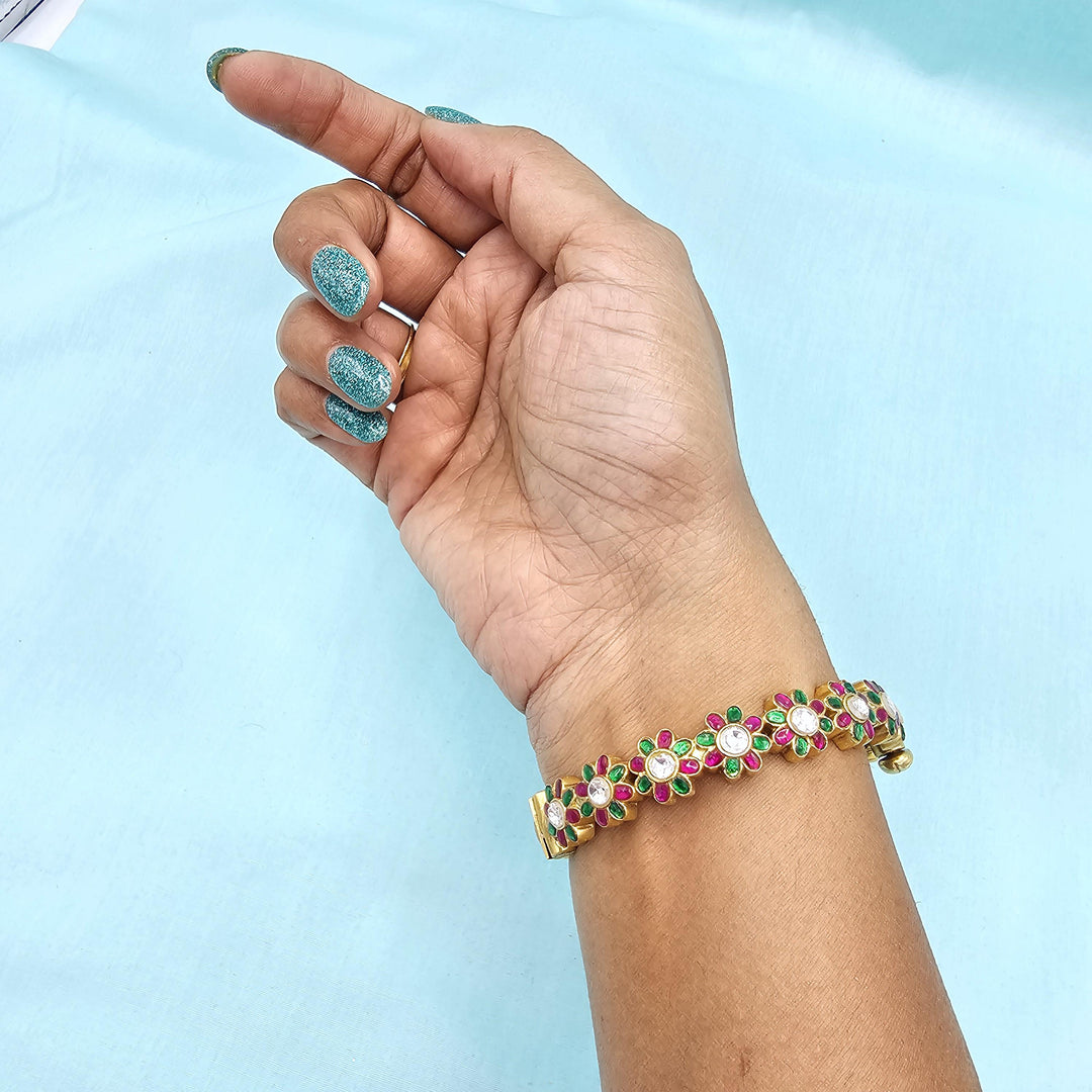 2.6 size Kundan bangles