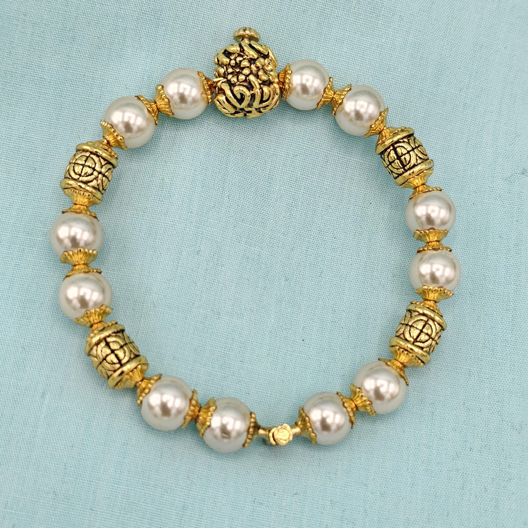 2.4 Silver Pearl Nakshi