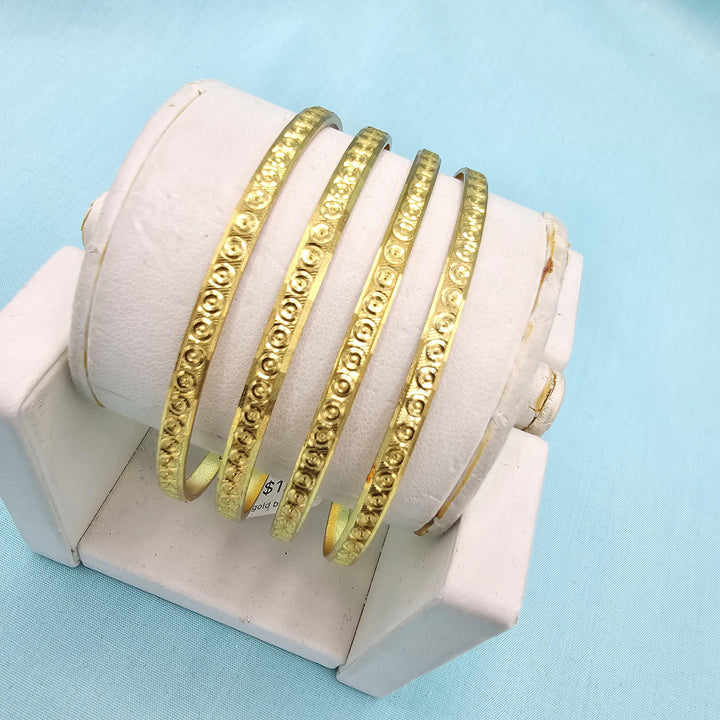 2.6 sz Set of 4 bangles